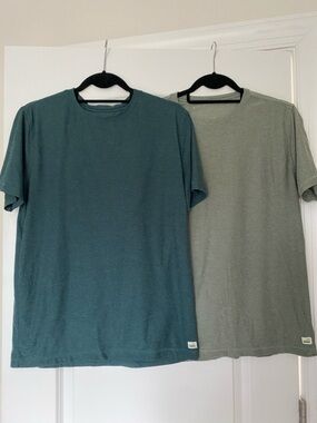 Vuori Men's Strato Tech Tees